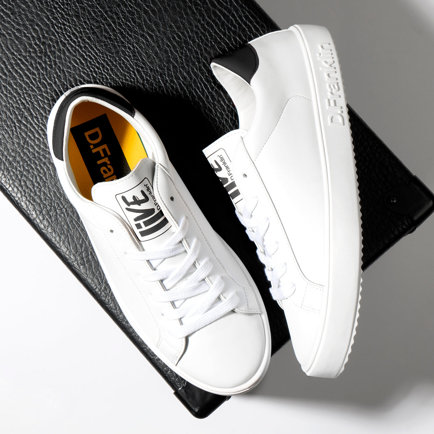 Tempo White / Black